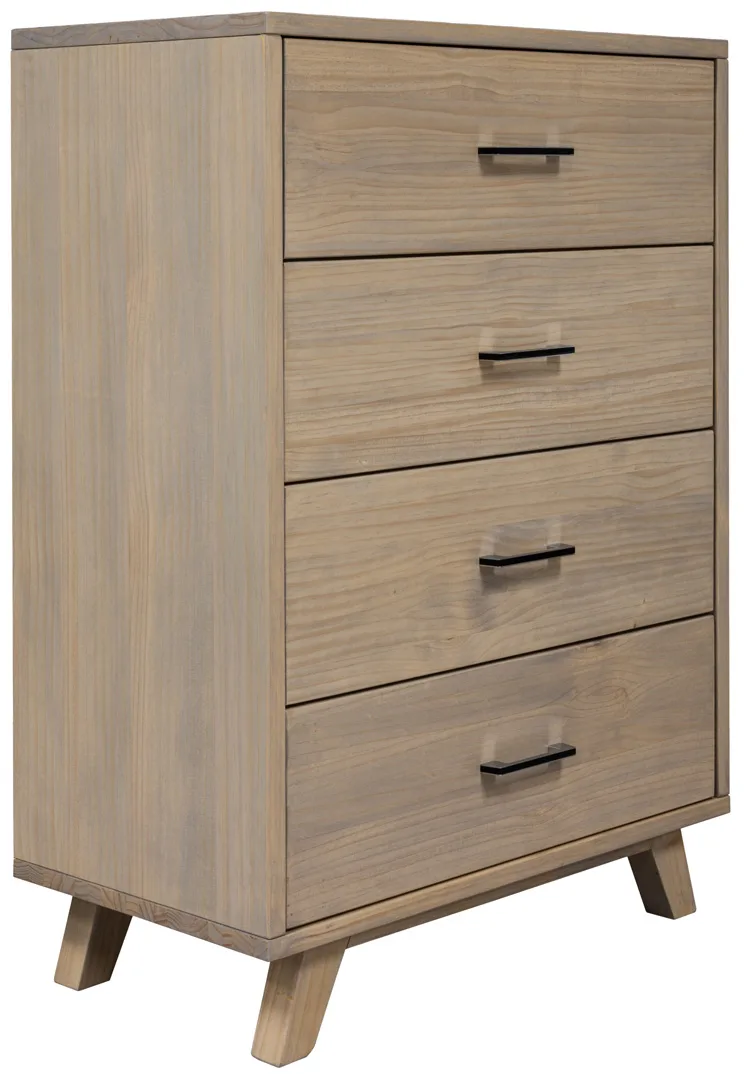 Solid Pine wood Belmont 4 drawers chest 45° view